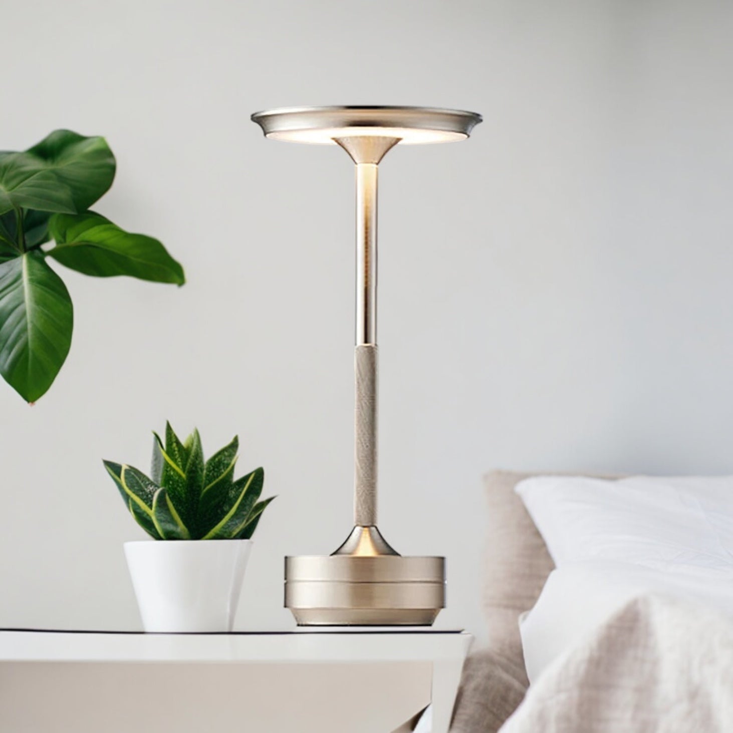 Cordless Aura Table Lamp – Rechargeable LED with Touch Control