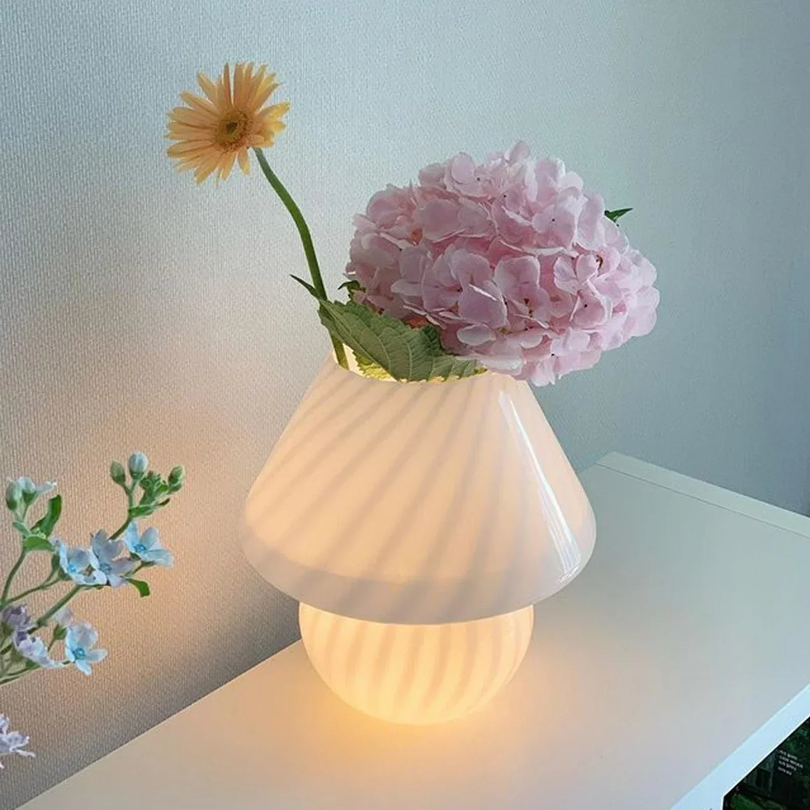 Vase Table Lamp